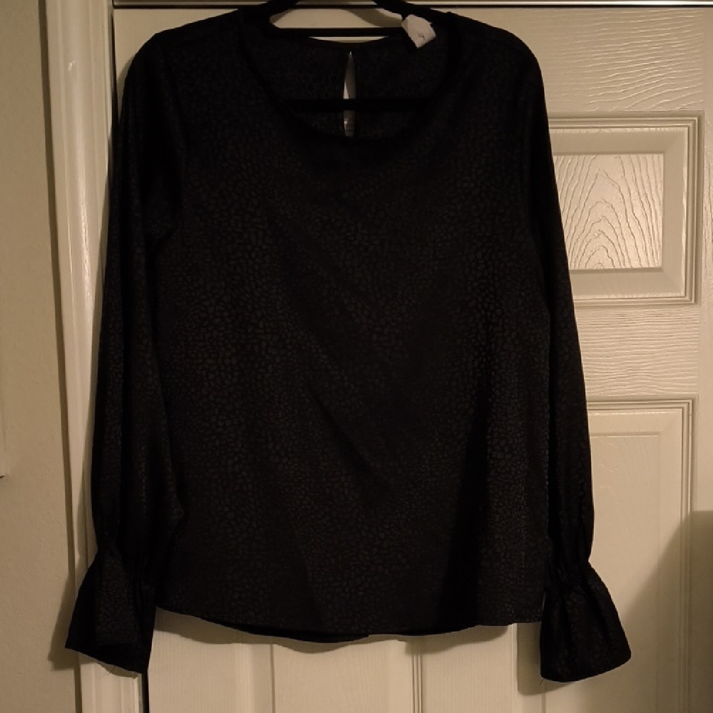 Acting Pro Black Long-Sleeve Blouse with Tie Cuffs